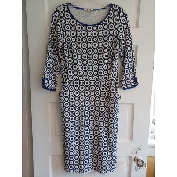 Boden Dresses & Skirts - Boden blue ivory print slim knit dress sz6 pockets office classic timeless comfy